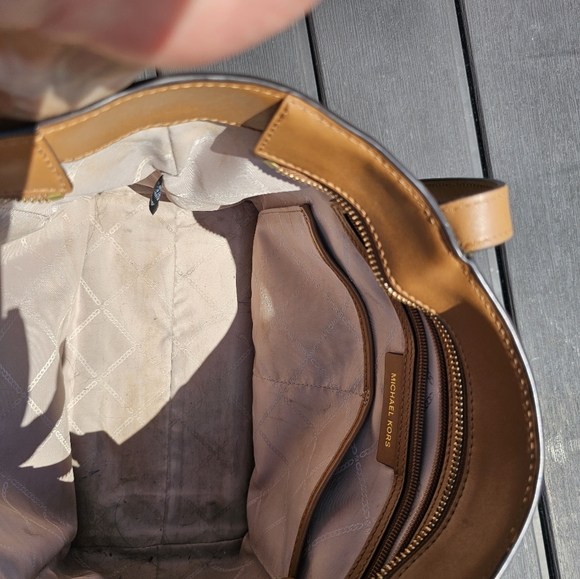 Michael Kors purse - Picture 2 of 3